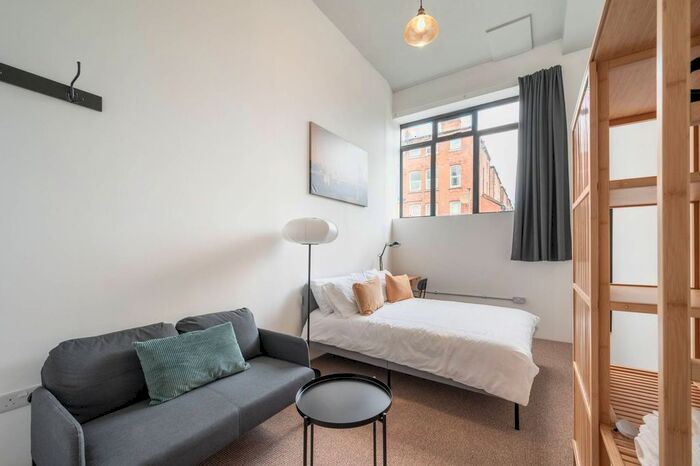 2 Bedroom Flat To Rent In High Road, North Finchley, London, N12