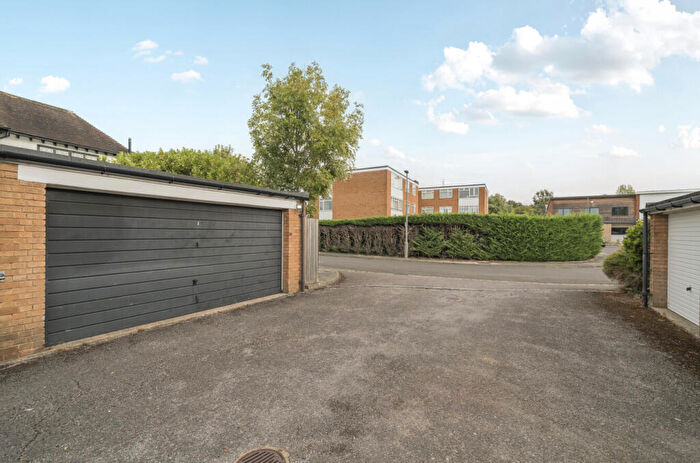 3 Bedroom Apartment For Sale In Hawthorne Road, Bromley, BR1