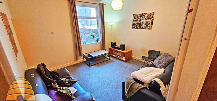 5 Bedroom End Of Terrace House To Rent In Hill Street Manchester, M20