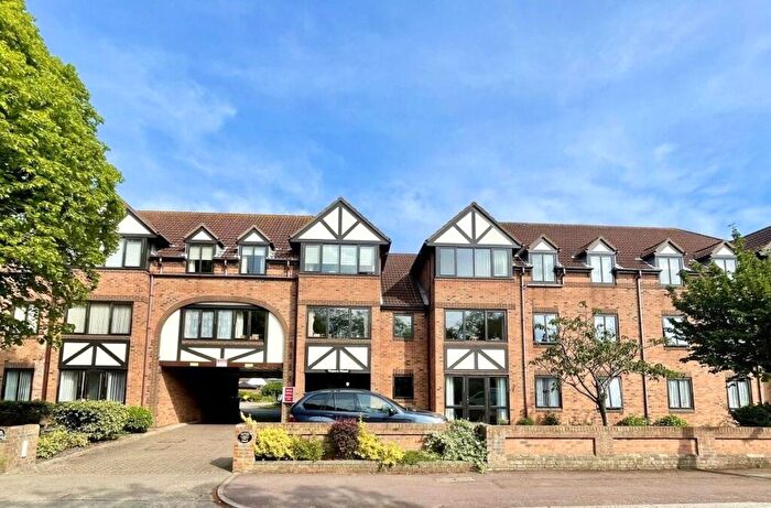 2 Bedroom Apartment For Sale In Thorpe Hall Avenue, Thorpe Bay, Essex, SS1