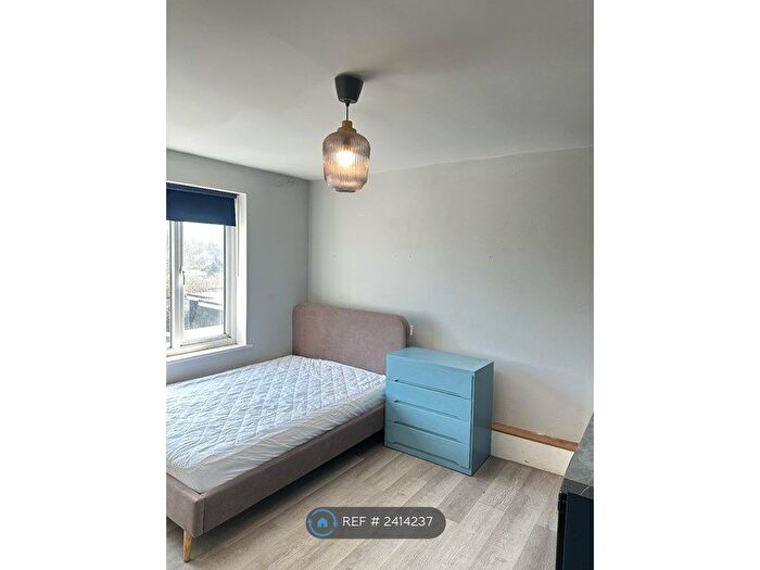 Studio To Rent In Davidson Road, Croydon, CR0