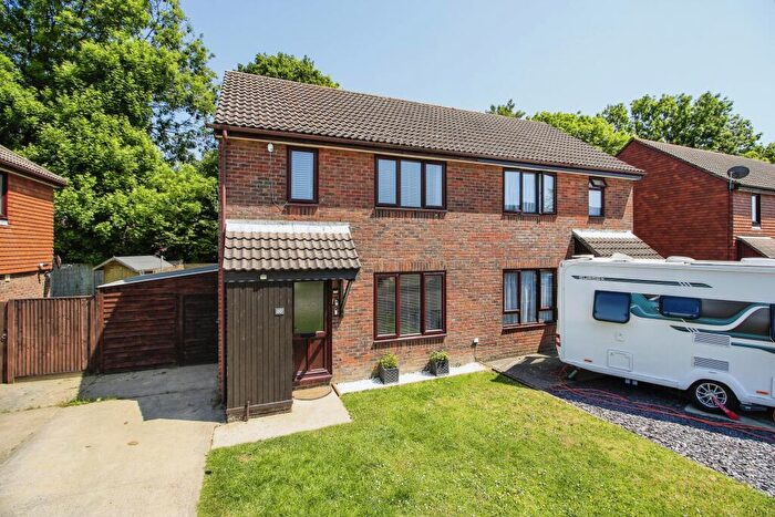 3 Bedroom Semi Detached House For Sale In Elphick Road, Ringmer, Lewes, BN8