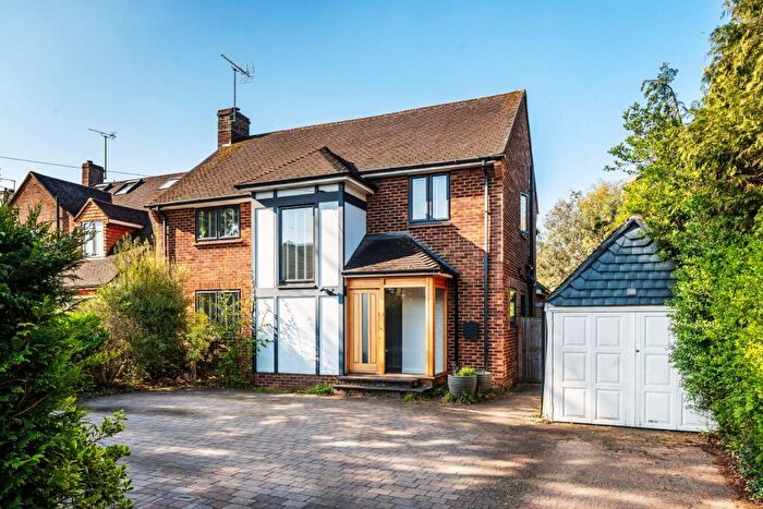 5 Bedroom Detached House For Sale In Woodruff Avenue, Guildford, Surrey, GU1