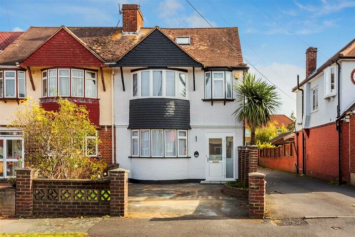 4 Bedroom End Of Terrace House To Rent In Ashridge Way, Morden, SM4