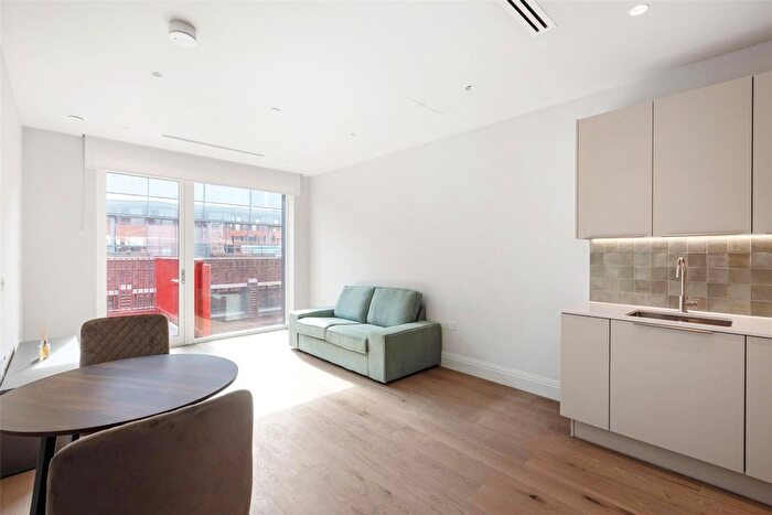 1 Bedroom Flat To Rent In Ellen Craft Apartments, Civic Avenue, Hammersmith, London, W6