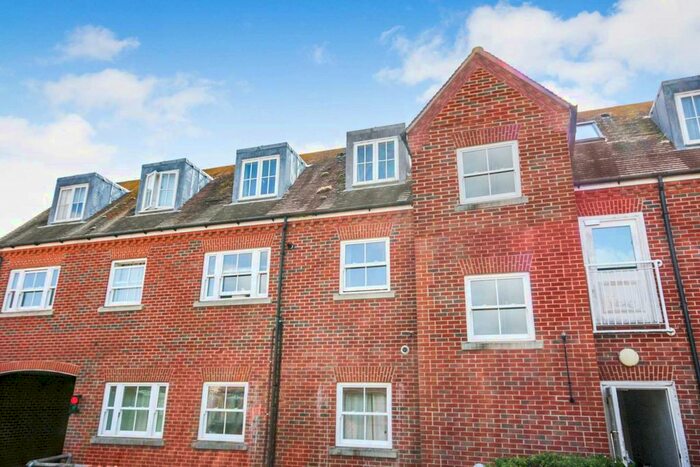 1 Bedroom Flat To Rent In St Wilfrids Place, Selsey, PO20