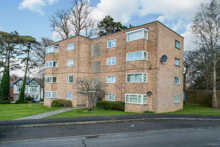 2 Bedroom Apartment To Rent In Town Centre, RG21