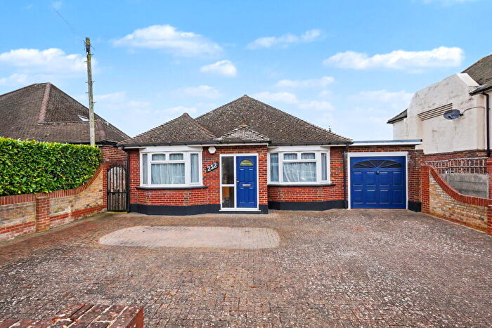 3 Bedroom Detached Bungalow For Sale In City Way, Rochester, ME1