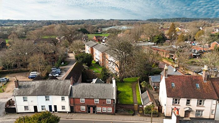 3 Bedroom Semi-Detached House For Sale In Christchurch Road, Ringwood, BH24