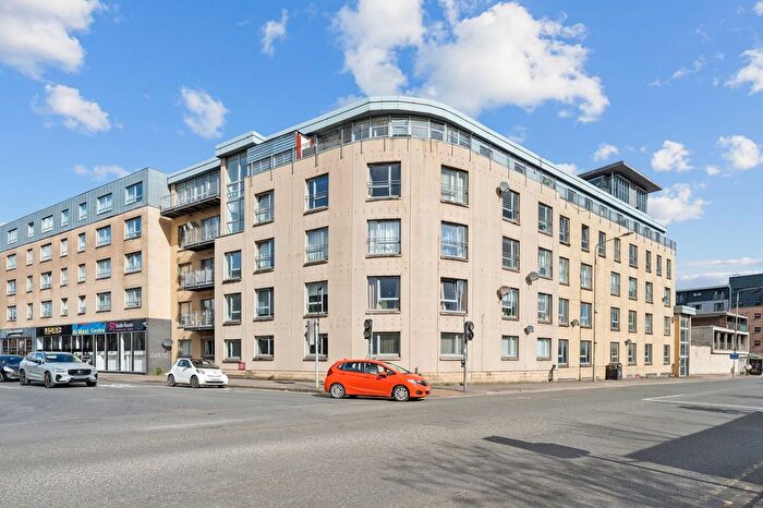 2 Bedroom Flat For Sale In Barrland Street, Pollokshields, Glasgow, G41