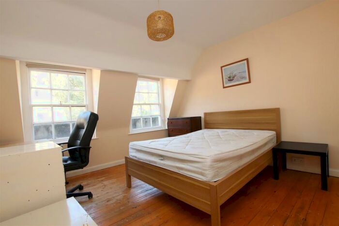 3 Bedroom Flat To Rent In Paragon, Bath, BA1