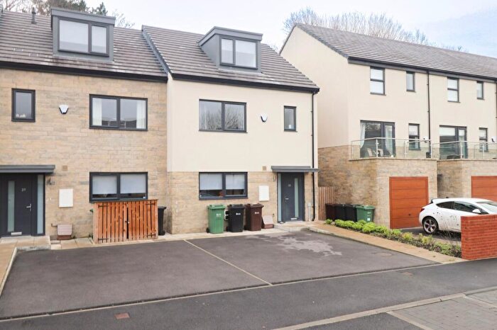 4 Bedroom House To Rent In Park Meadow Lane, Leeds, West Yorkshire, LS12