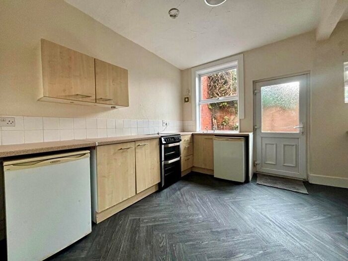 2 Bedroom End Of Terrace House To Rent In Woodbridge Road, Birmingham, West Midlands, B13