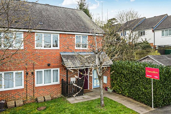 1 Bedroom Flat For Sale In Chesham, Buckinghamshire, HP5