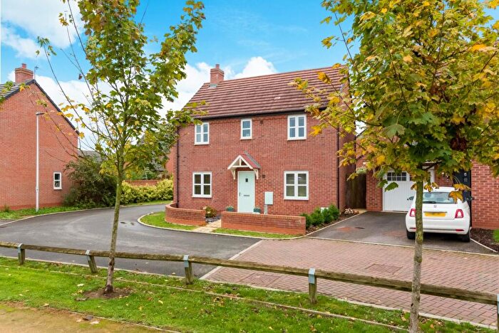 4 Bedroom Detached House For Sale In Rochester Close, Meon Vale, Stratford-upon-Avon, CV37