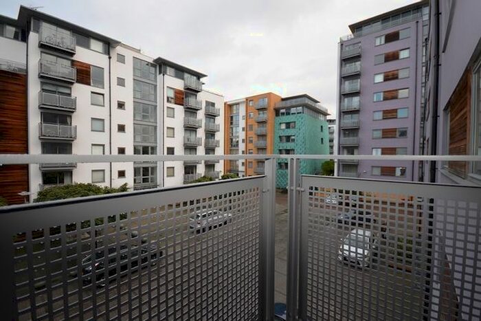 2 Bedroom Flat To Rent In Deals Gateway, London, SE13