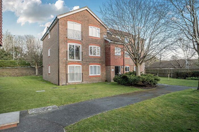 2 Bedroom Flat For Sale In Goring Street, Goring-By-Sea, Worthing, West Sussex, BN12