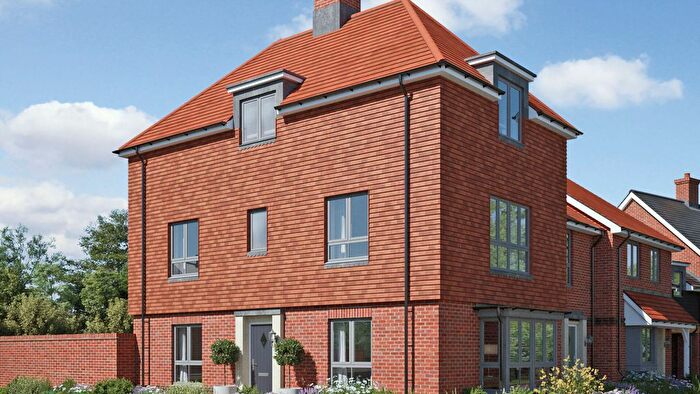 4 Bedroom Property For Sale In Brockhills Lane, New Milton, BH25