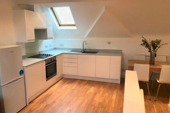 2 Bedroom Flat To Rent In Old Kent Road, London, SE15