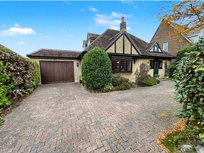 4 Bedroom Character Property For Sale In Friars Cliff, BH23