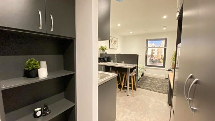 Studio To Rent In Freeman, Westgate One - Ref, CT1