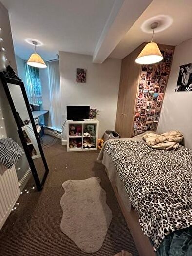 2 Bedroom Semi-Detached House To Rent In B St. Michaels Road, Leeds, LS6