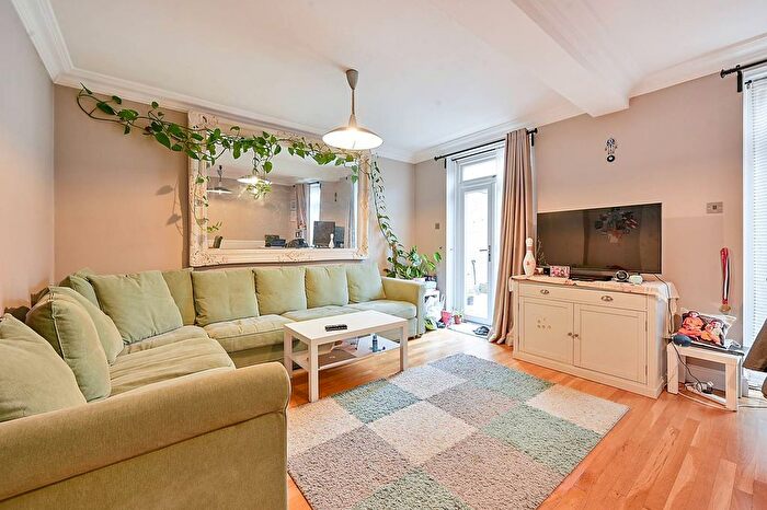 2 Bedroom Flat To Rent In Grange Road, Ealing, London, W5