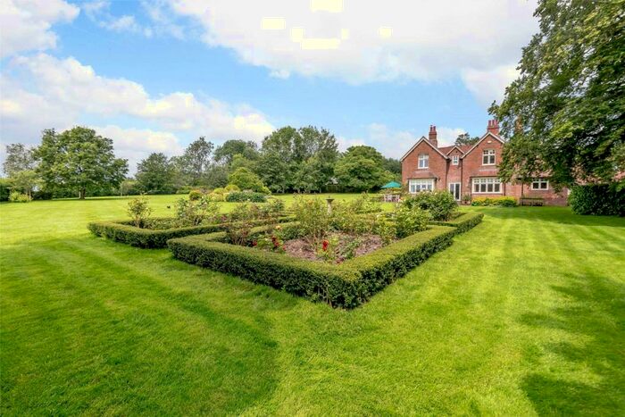 6 Bedroom Detached House For Sale In Frost Hill, Overton, Basingstoke, Hampshire, RG25