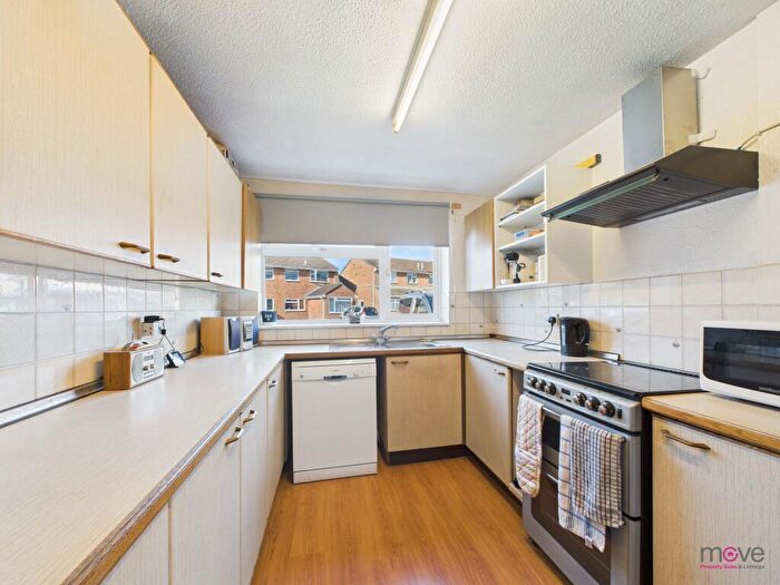 5 Bedroom Semi-Detached House For Sale In Marsh Gardens, Cheltenham, GL51