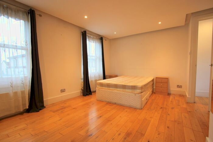 3 Bedroom Flat To Rent In Eaton Road, Sutton, SM2
