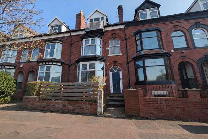 2 Bedroom Flat To Rent In Scarsdale Road, Victoria Park, Manchester, M14