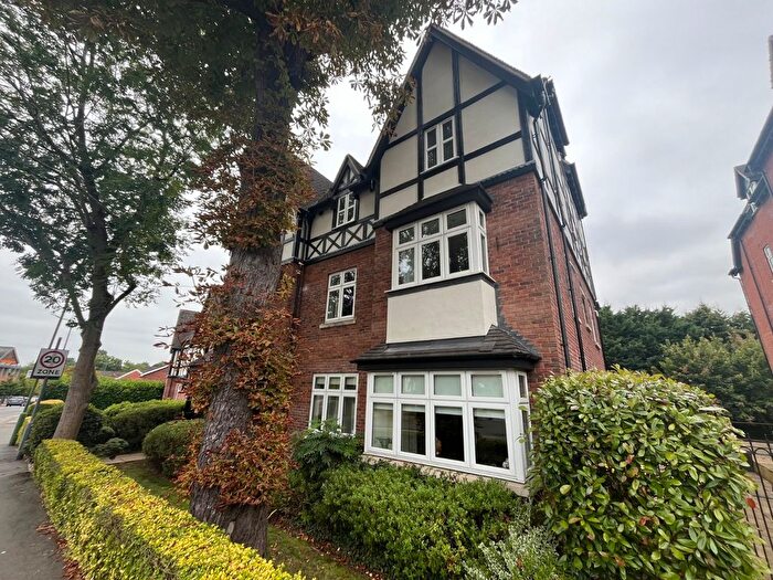 2 Bedroom Flat To Rent In Station Road, Dorridge, Solihull, West Midlands, B93