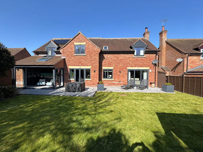 5 Bedroom Detached House For Sale In Banbury Road, Finmere, MK18