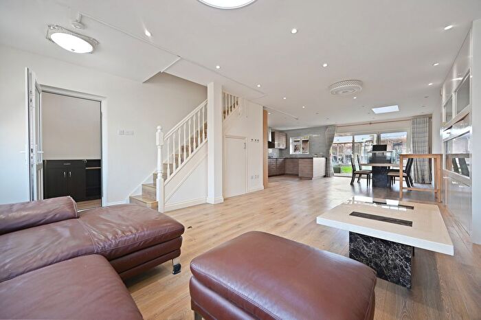 2 Bedroom Semi-Detached House To Rent In Windsor Avenue, Uxbridge, UB10