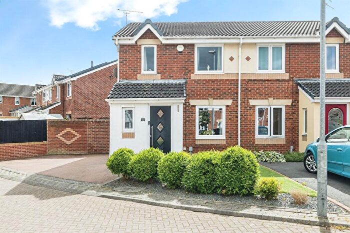 3 Bedroom Semi-Detached House For Sale In Hallcroft Gardens, Great Houghton, Barnsley, S72