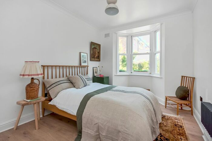 1 Bedroom Flat For Sale In Laleham Road, London, SE6