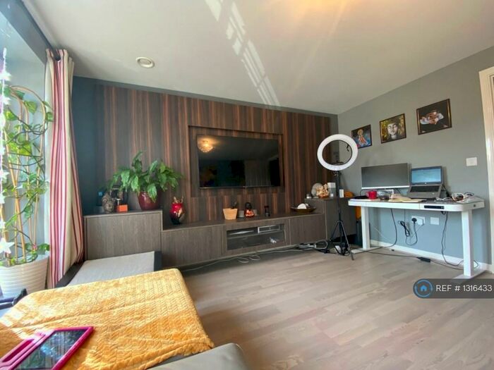 3 Bedroom Terraced House To Rent In Forelle Way, Carshalton, SM5