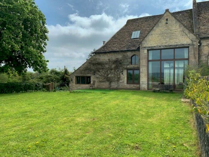 3 Bedroom Barn Conversion To Rent In Henley Lane, Box, SN13