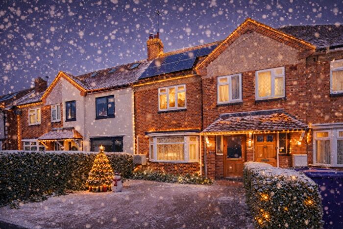 3 Bedroom Terraced House For Sale In Wilton Road, SG5