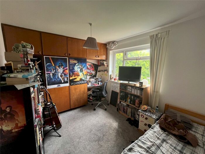 3 Bedroom Semi-Detached House For Sale In Woolwich Road, London, SE2