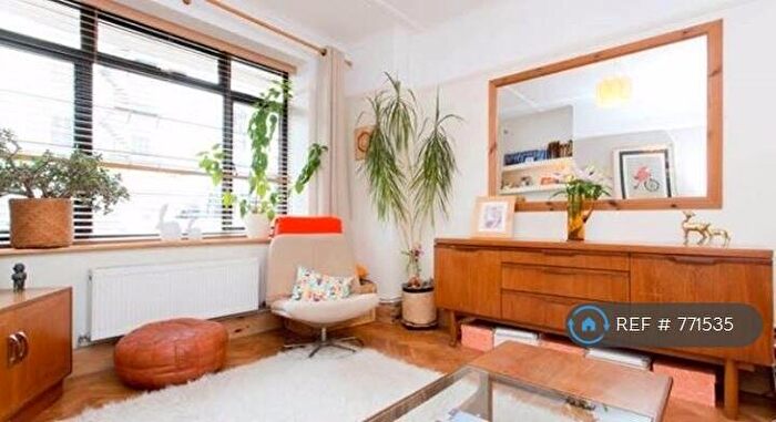 2 Bedroom Flat To Rent In Farm Rd, Hove, BN3