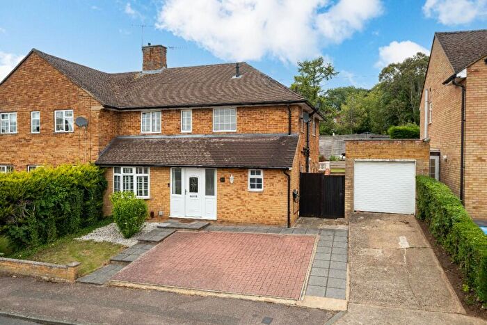 4 Bedroom Semi-Detached House For Sale In Lindlings, Chaulden, Hemel Hempstead, Hertfordshire, HP1