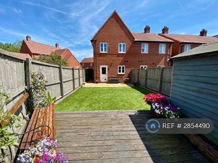 2 Bedroom Semi Detached House To Rent In Chapelfield Grove, Nottingham, NG13