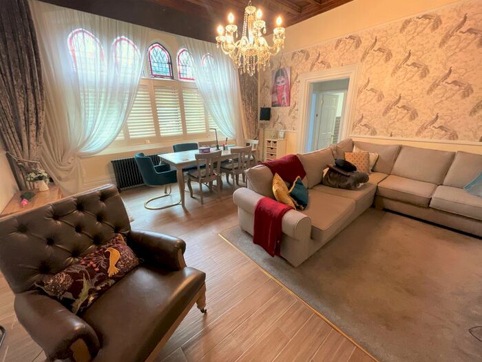 2 Bedroom Flat To Rent In Stoneygate Road, Leicester, LE2