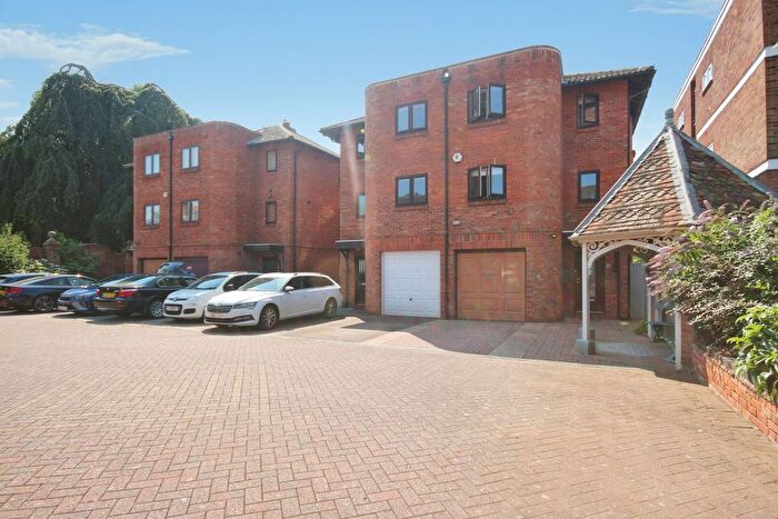 3 Bedroom Semi-Detached House For Sale In Purcell Close, Leamington Spa, Warwickshire, CV32