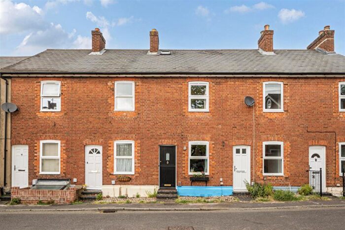3 Bedroom House For Sale In Drummond Road, Guildford, GU1