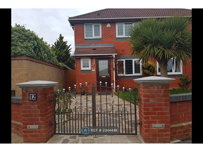 3 Bedroom Semi-Detached House To Rent In Cumberland Close, Ilford, IG6