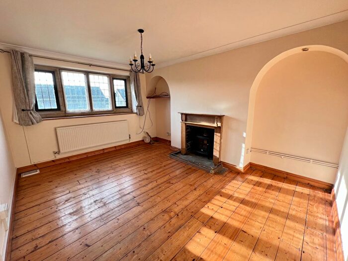 2 Bedroom End Of Terrace House To Rent In Pen-Y-Fai, Bridgend, CF31