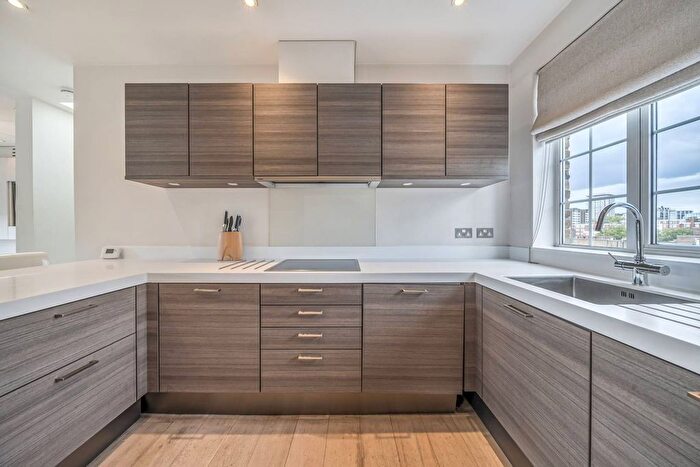 2 Bedroom Flat For Sale In Seymour Street, Hyde Park Estate, London, W2