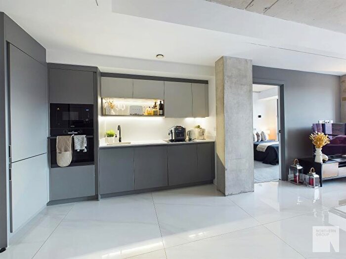2 Bedroom Apartment To Rent In Apt . :: One Silk St, M4